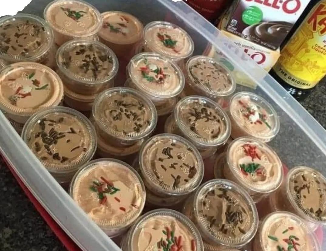 Christmas Chocolate Kahlua & Bailey’s Pudding Shots 