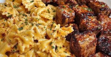 Creamy Garlic Butter Chicken & Linguine in Alfredo Sauce