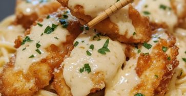 Cheesy Chicken Bites & Spaghetti in Garlic Parmesan Sauce